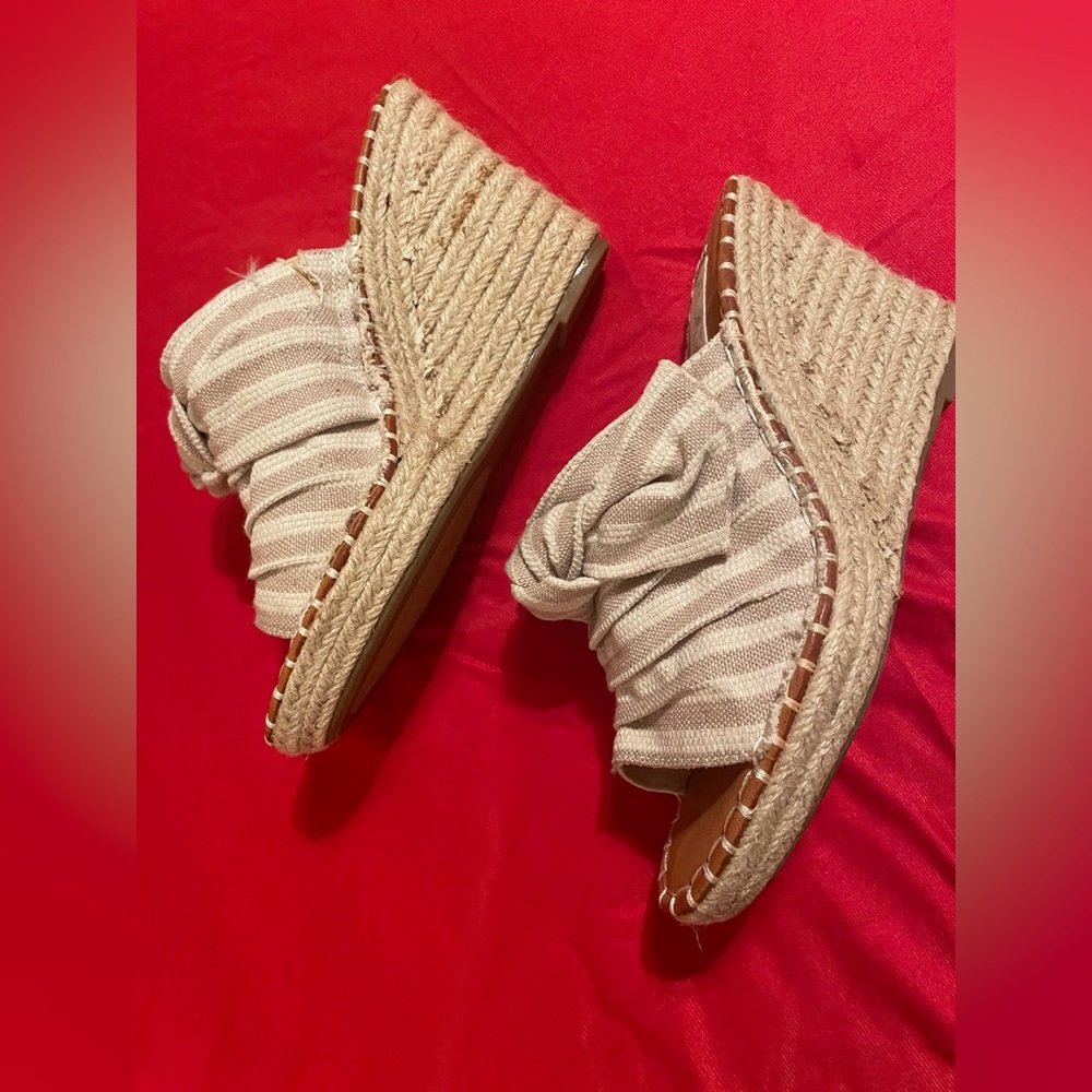 Cream Wedge sandals. Brand new. Size 7.5